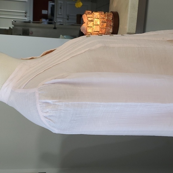 Zac& Rachel light pink blouse with tab sleeves Hanley 4 button. Size small. - Picture 3 of 6